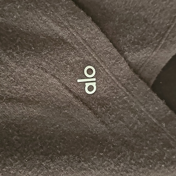 NWT- Alo Embrace Long Sleeve Cross Street - Picture 3 of 6